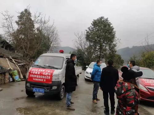 60余辆私家车停放路边后视镜被毁