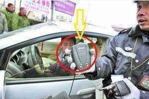 汽车暗箱可以放多少东西