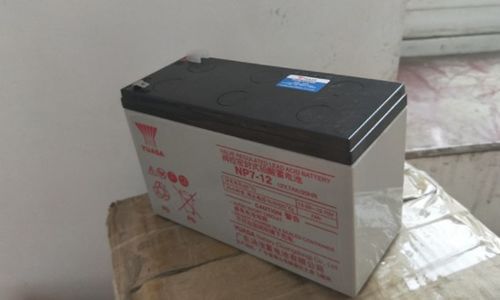 小汽车电瓶多少钱