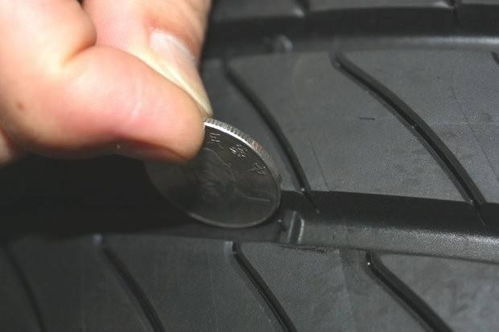 汽车轮胎多少重