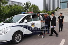 老赖坐高铁被拘 1小时内答应还570万
