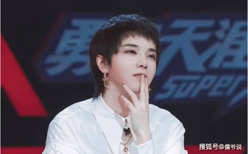 黄霄云翻唱风波升级 华晨宇方硬刚