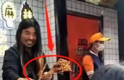 妻子称目前没钱给面筋哥安葬