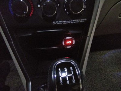 汽车正常启动后电压多少