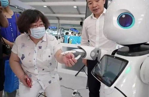 上海老人疯抢2.3万元保姆机器人?