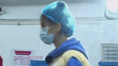 无手换卫生巾女孩:有人对我开黄腔