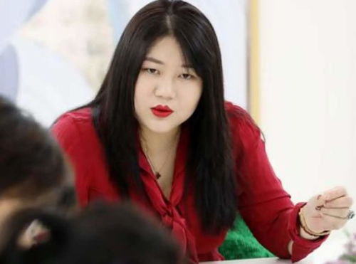 杨天真和章泽天成徒步搭子